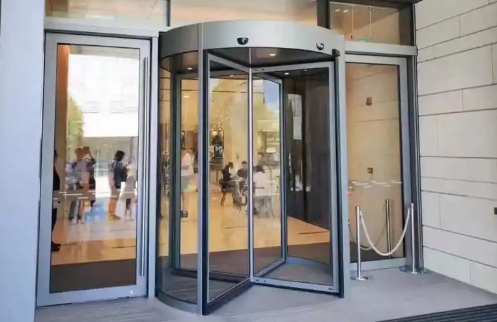 张掖旋转门改善残障人士的出行体验！