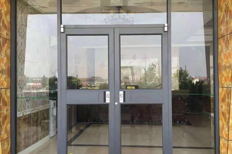 张掖双玻肯德基门 | 中空钢化玻璃 | 隔音保温！