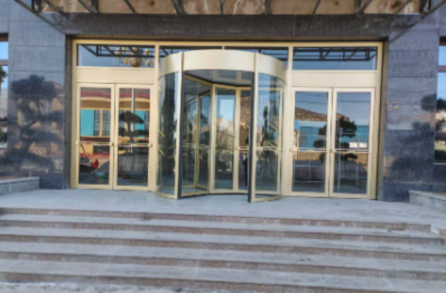 张掖解决大堂风与能耗痛点：旋转门的微气候屏障保证！